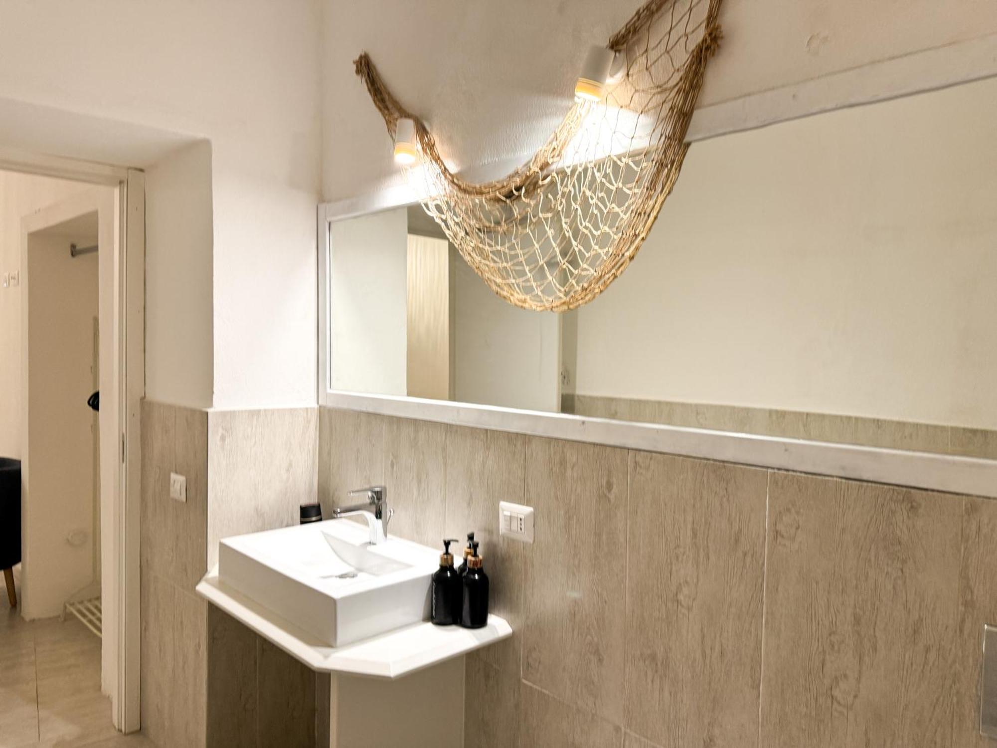 Bacans - Vico Collegio At Marina Apartment Каляри Екстериор снимка